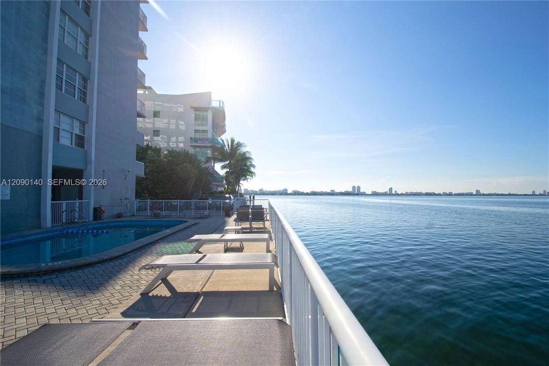 For Rent: $2,050 (1 beds, 1 baths, 730 Square Feet)
