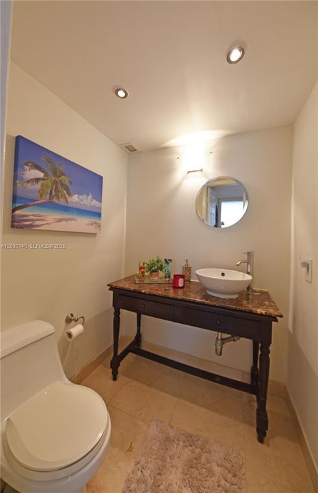 For Rent: $2,050 (1 beds, 1 baths, 730 Square Feet)