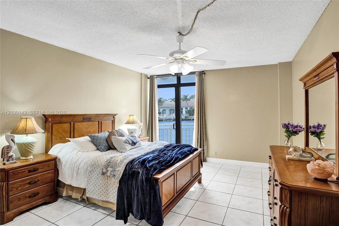 For Rent: $3,900 (2 beds, 2 baths, 1230 Square Feet)