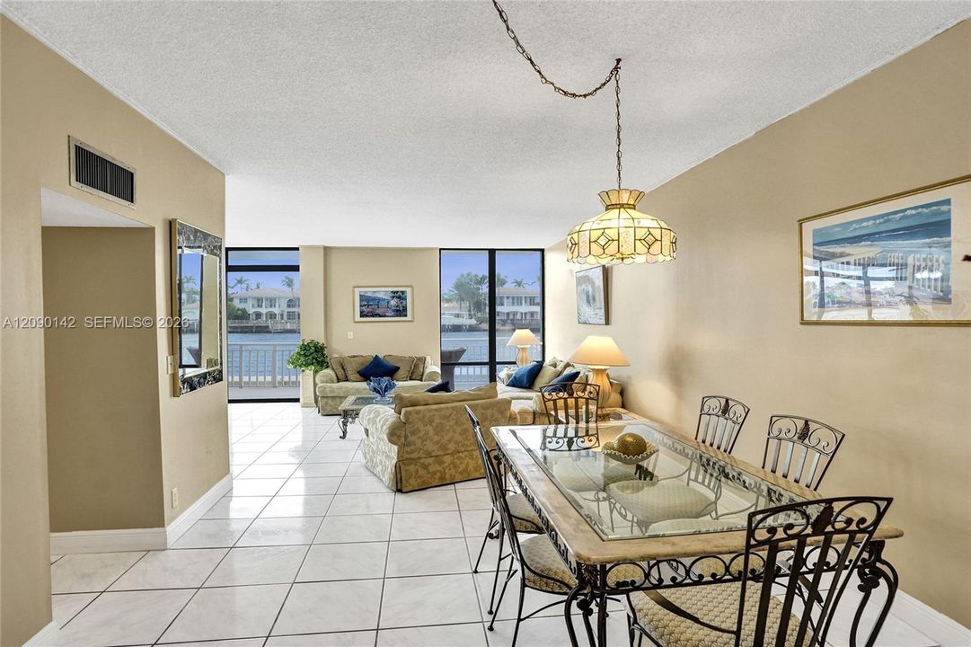 For Rent: $3,900 (2 beds, 2 baths, 1230 Square Feet)