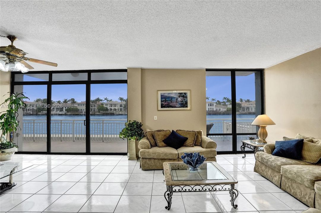 For Rent: $3,900 (2 beds, 2 baths, 1230 Square Feet)
