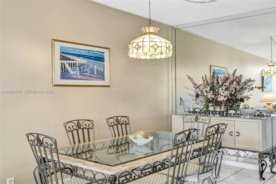 For Rent: $3,900 (2 beds, 2 baths, 1230 Square Feet)