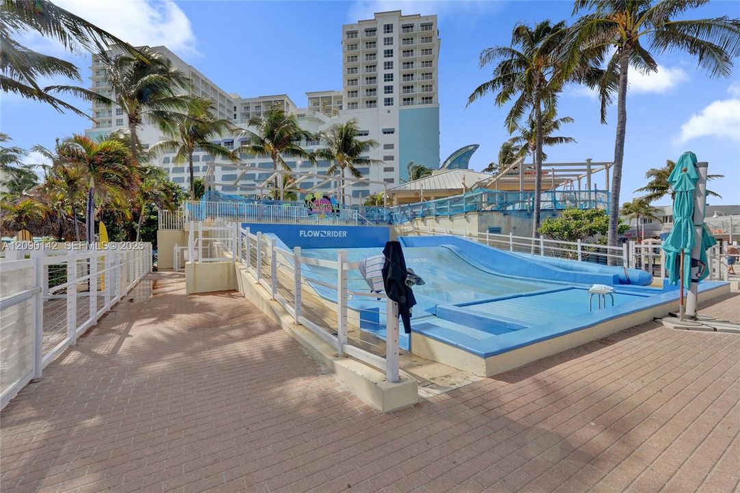 For Rent: $3,900 (2 beds, 2 baths, 1230 Square Feet)