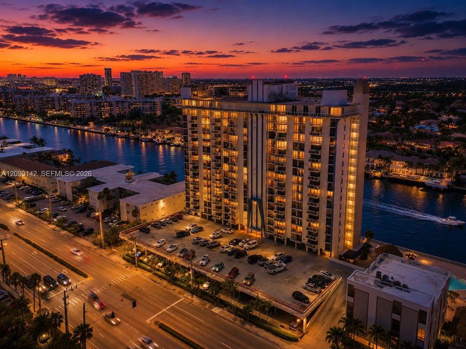 For Rent: $3,900 (2 beds, 2 baths, 1230 Square Feet)