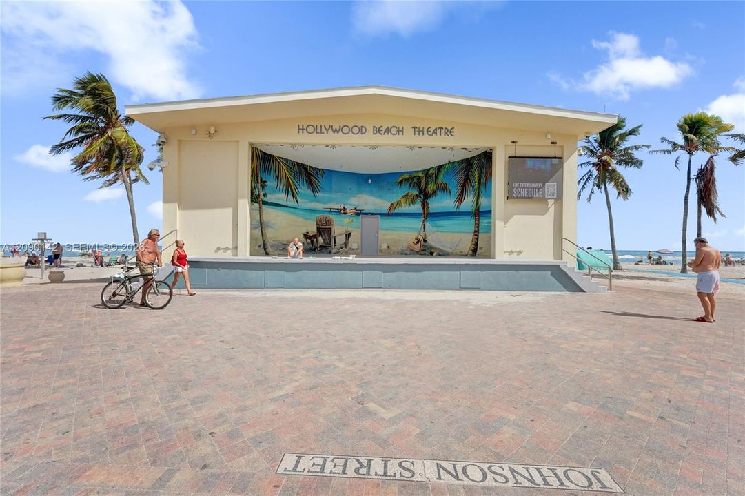 For Rent: $3,900 (2 beds, 2 baths, 1230 Square Feet)