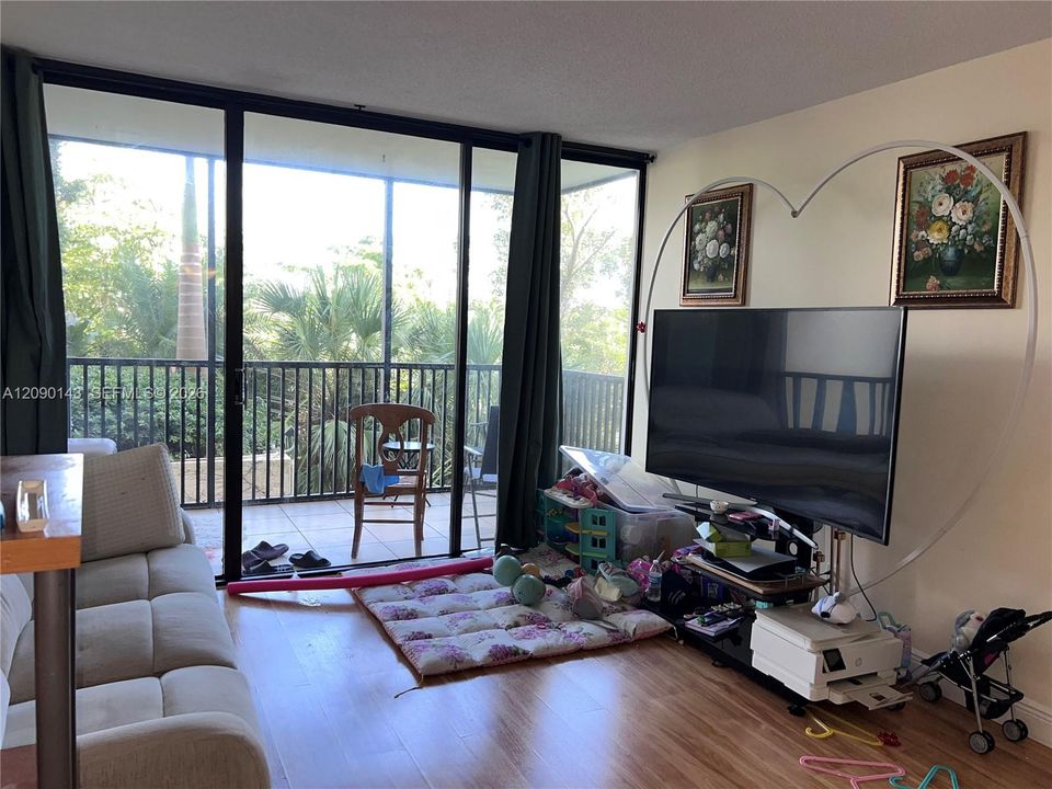 En Venta: $255,000 (2 camas, 2 baños, 1138 Pies cuadrados)