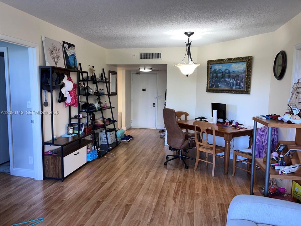 En Venta: $255,000 (2 camas, 2 baños, 1138 Pies cuadrados)