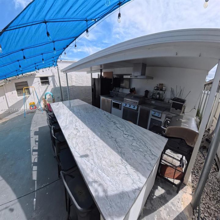 For Sale: $745,000 (5 beds, 4 baths, 1643 Square Feet)