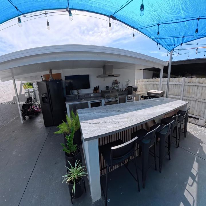 For Sale: $745,000 (5 beds, 4 baths, 1643 Square Feet)