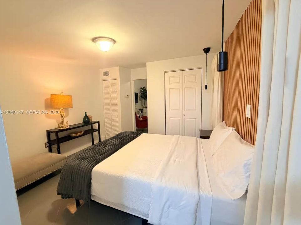 For Sale: $745,000 (5 beds, 4 baths, 1643 Square Feet)