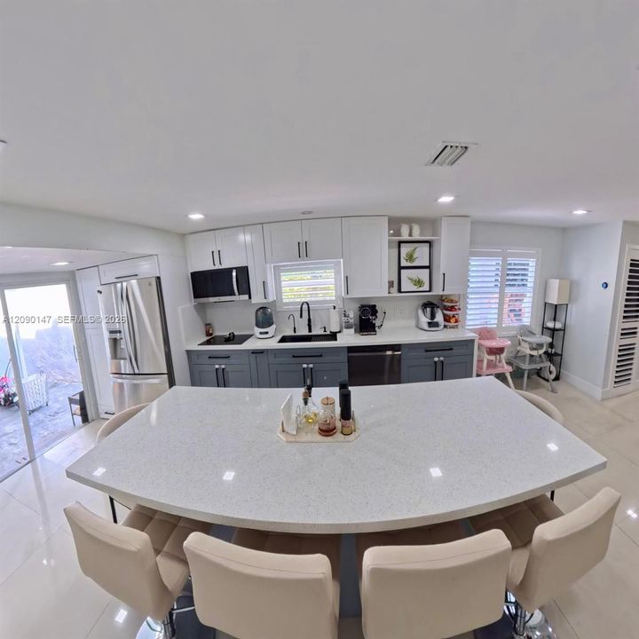 For Sale: $745,000 (5 beds, 4 baths, 1643 Square Feet)