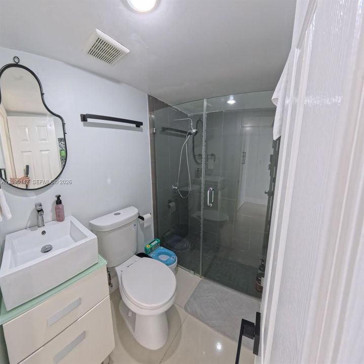 For Sale: $745,000 (5 beds, 4 baths, 1643 Square Feet)
