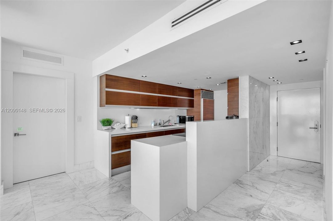 В аренду: $22,000 (3 спален, 3 ванн, 2096 Квадратных фут)