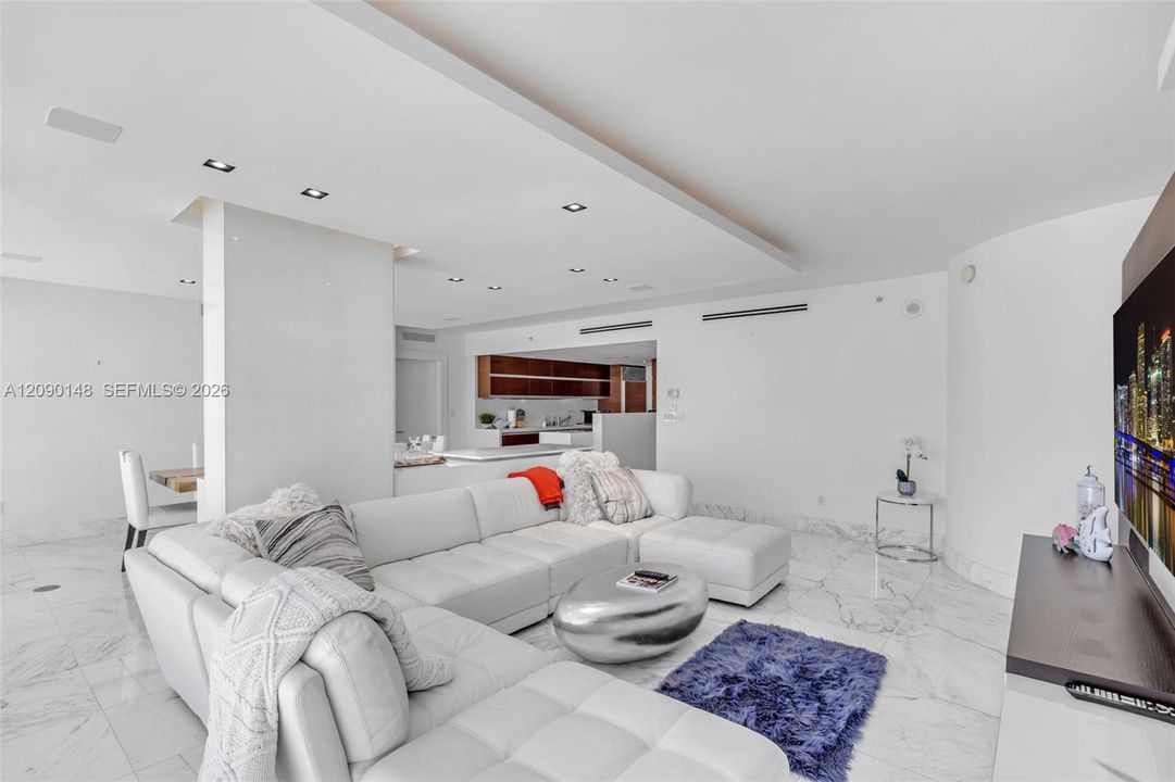 В аренду: $22,000 (3 спален, 3 ванн, 2096 Квадратных фут)