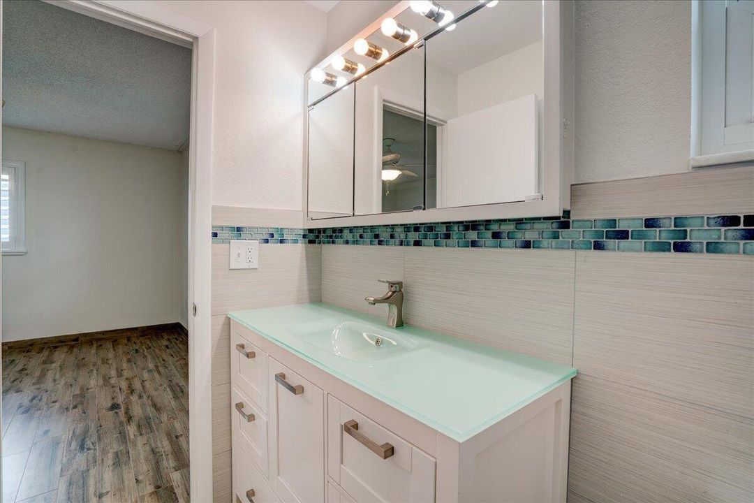 30-2198 SW 12th-31