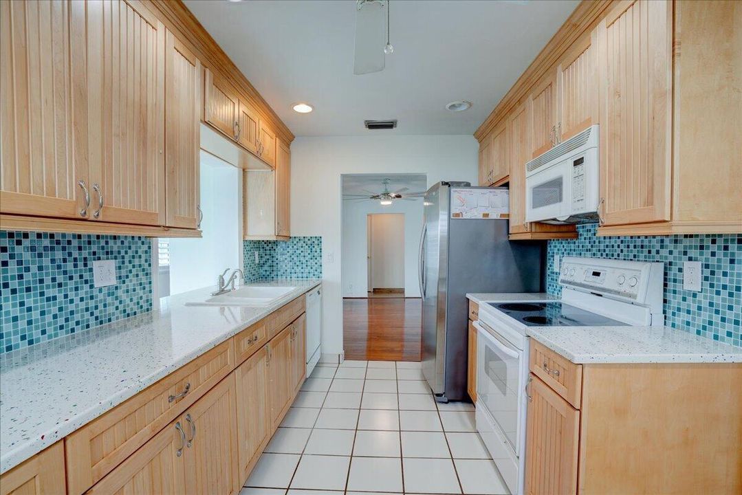 23-2198 SW 12th-23
