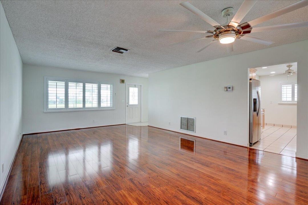 09-2198 SW 12th-9