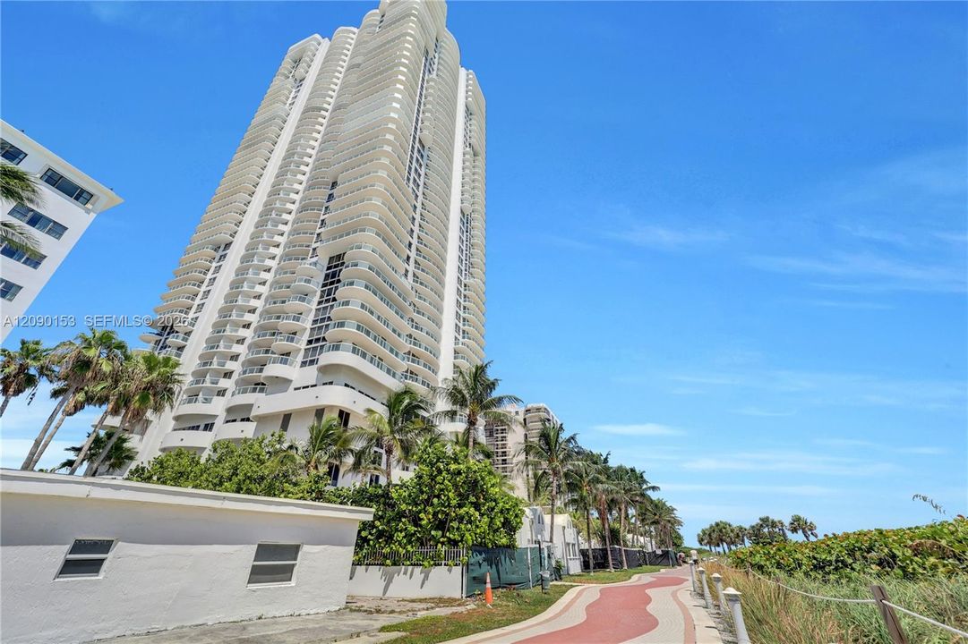 For Rent: $11,000 (2 beds, 2 baths, 1151 Square Feet)