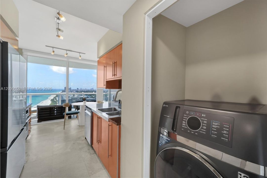 For Rent: $11,000 (2 beds, 2 baths, 1151 Square Feet)