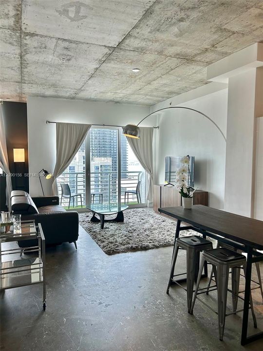 For Rent: $2,450 (1 beds, 1 baths, 662 Square Feet)