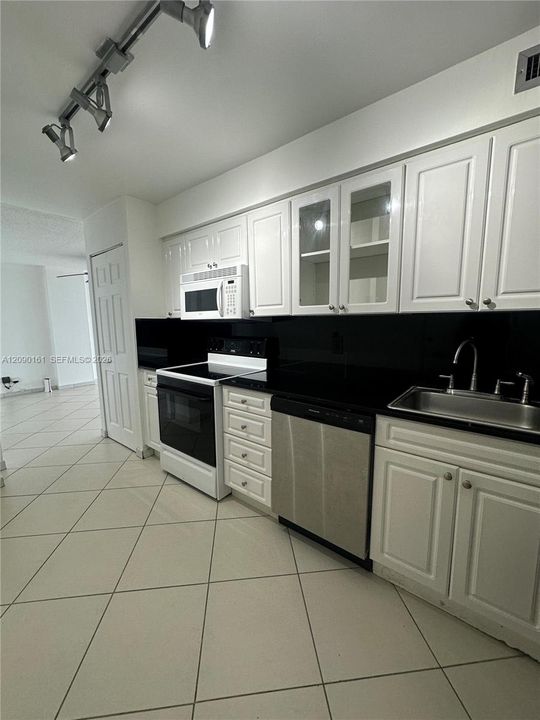 En Renta: $2,600 (1 camas, 1 baños, 910 Pies cuadrados)
