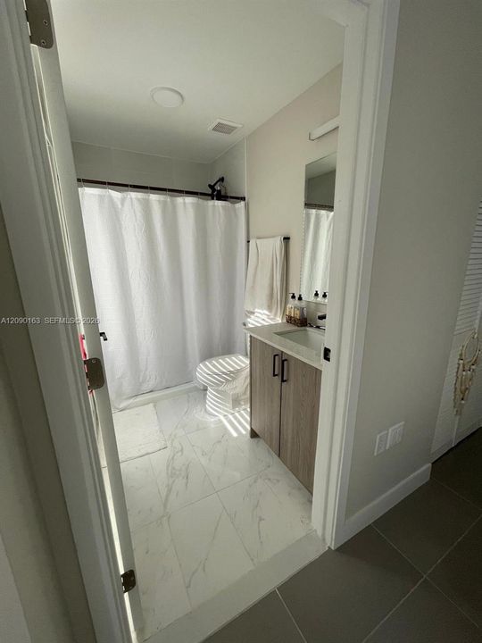 В аренду: $2,500 (3 спален, 2 ванн, 1398 Квадратных фут)