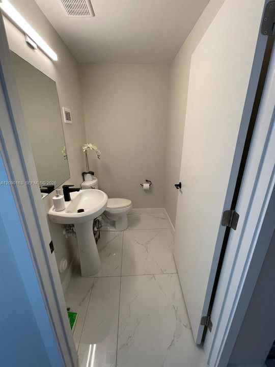 В аренду: $2,500 (3 спален, 2 ванн, 1398 Квадратных фут)