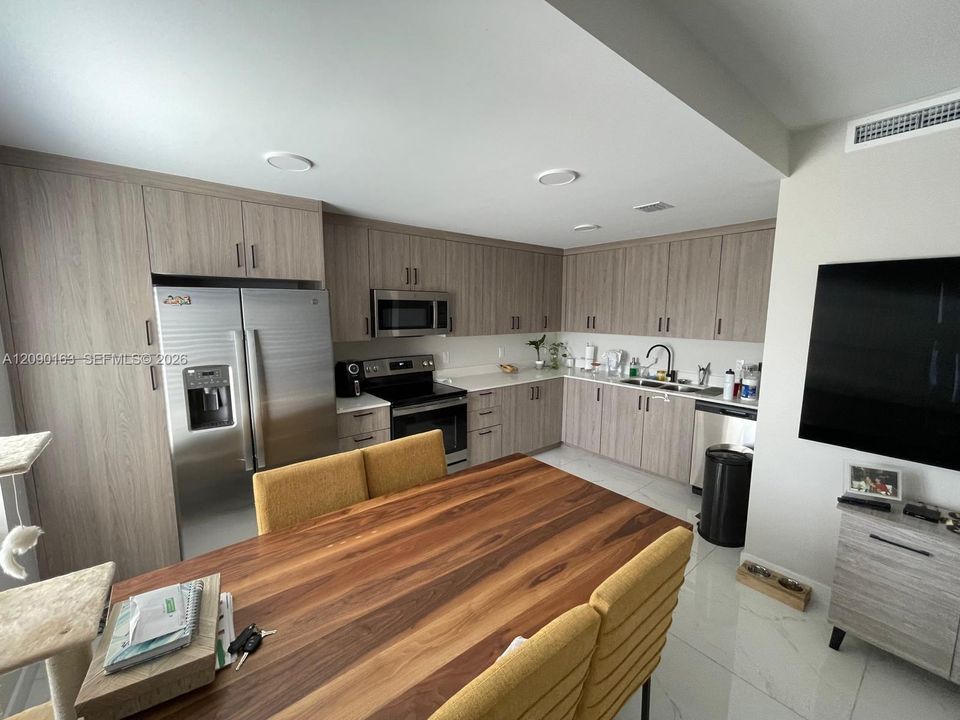 В аренду: $2,500 (3 спален, 2 ванн, 1398 Квадратных фут)