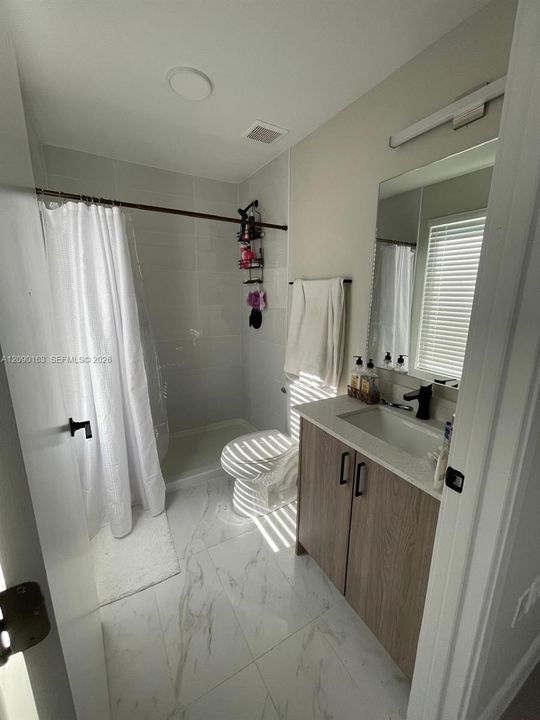 В аренду: $2,500 (3 спален, 2 ванн, 1398 Квадратных фут)