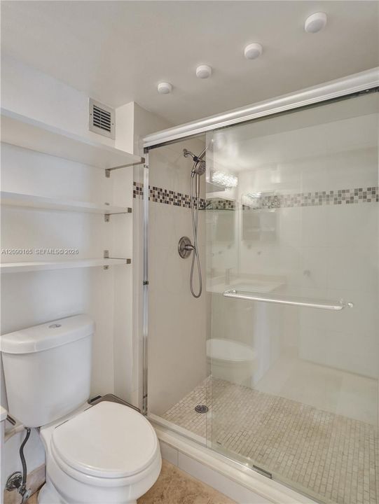En Renta: $2,550 (2 camas, 2 baños, 1400 Pies cuadrados)