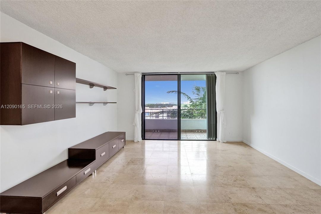 En Renta: $2,550 (2 camas, 2 baños, 1400 Pies cuadrados)