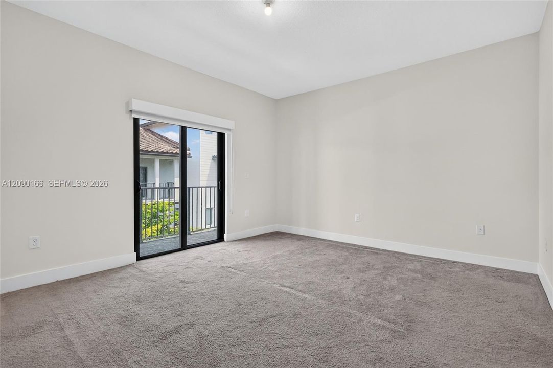 En Renta: $3,950 (3 camas, 2 baños, 1610 Pies cuadrados)