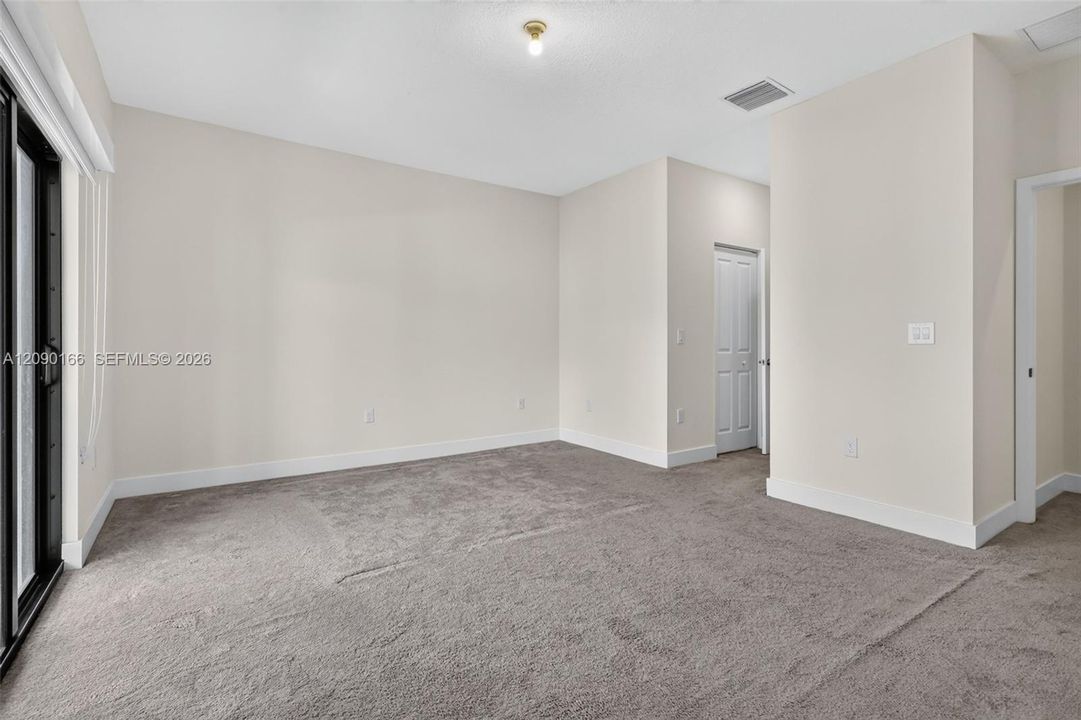 En Renta: $3,950 (3 camas, 2 baños, 1610 Pies cuadrados)