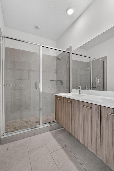 En Renta: $3,950 (3 camas, 2 baños, 1610 Pies cuadrados)