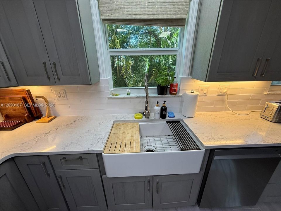На продажу: $336,000 (2 спален, 2 ванн, 1096 Квадратных фут)