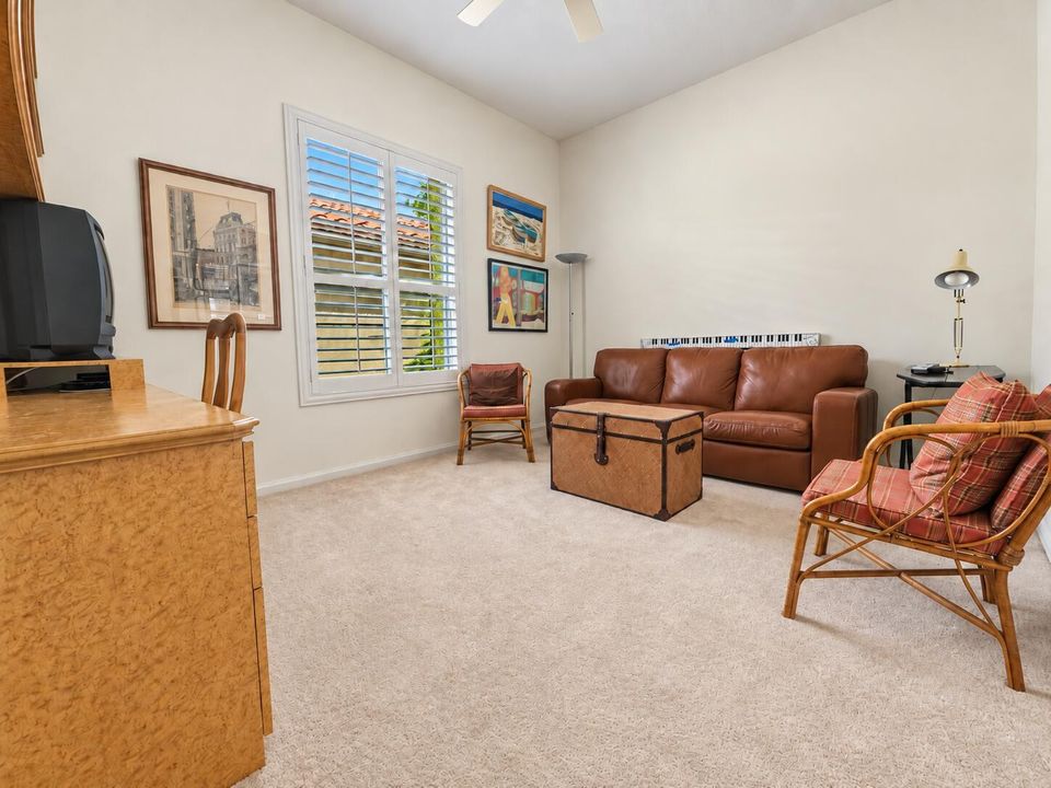3RD BEDROOM/OFFICE