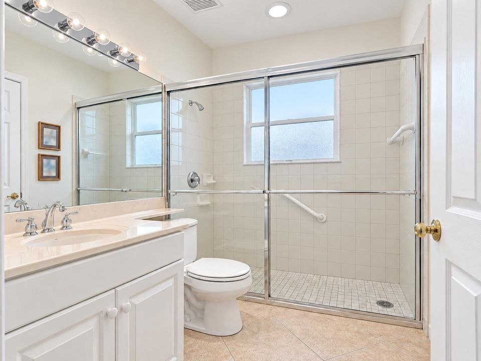 2ND BATHROOM