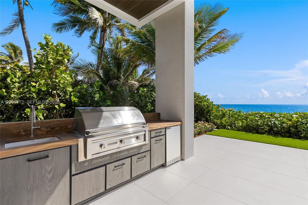 For Sale: $29,950,000 (6 beds, 7 baths, 9773 Square Feet)
