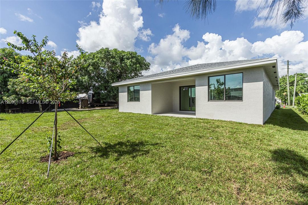 En Venta: $749,900 (4 camas, 3 baños, 2172 Pies cuadrados)