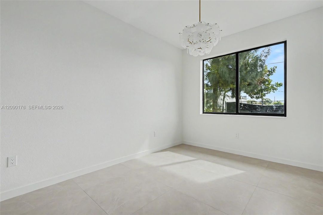 En Venta: $749,900 (4 camas, 3 baños, 2172 Pies cuadrados)