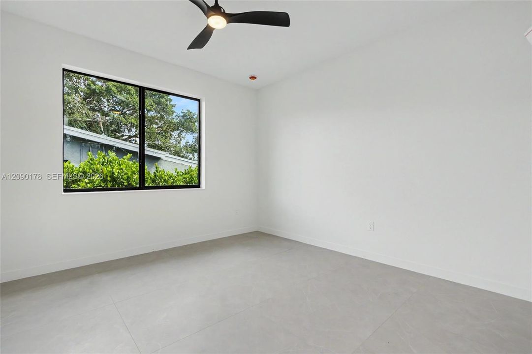 En Venta: $749,900 (4 camas, 3 baños, 2172 Pies cuadrados)