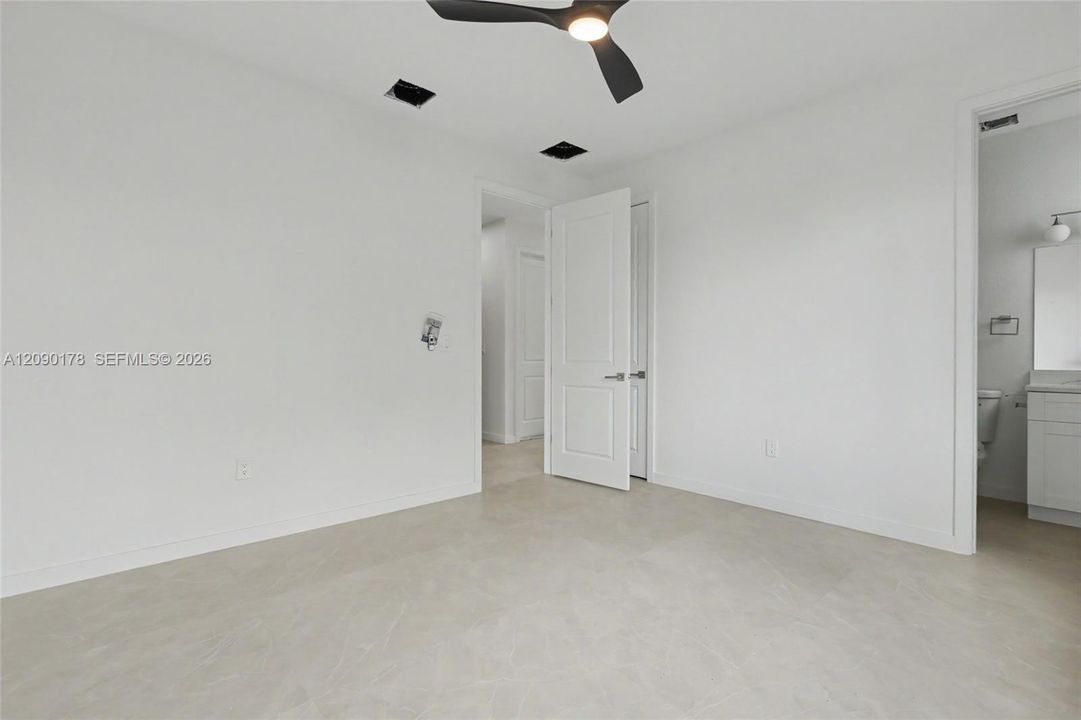 En Venta: $749,900 (4 camas, 3 baños, 2172 Pies cuadrados)