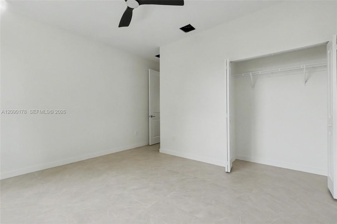 En Venta: $749,900 (4 camas, 3 baños, 2172 Pies cuadrados)
