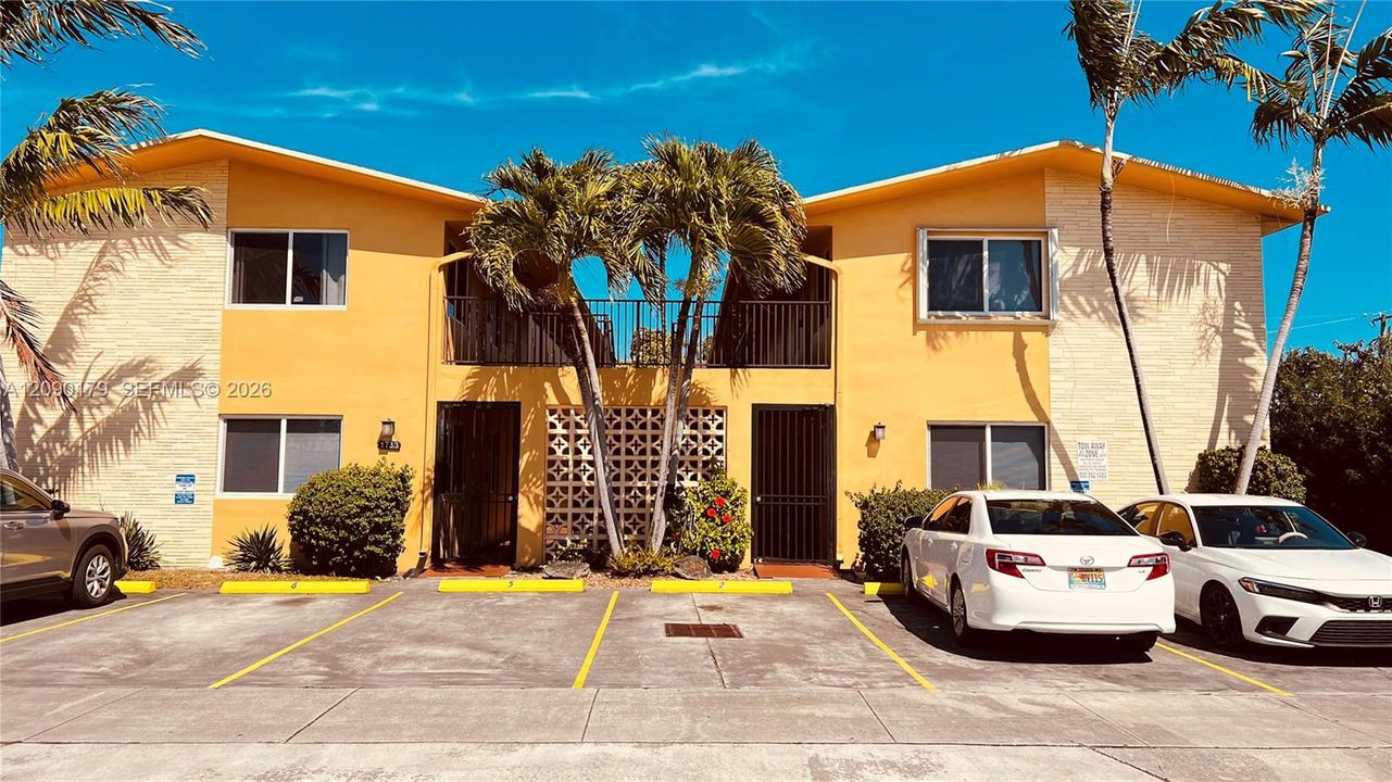 For Sale: $180,000 (1 beds, 1 baths, 540 Square Feet)