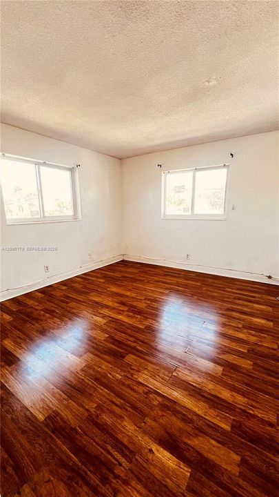 For Sale: $180,000 (1 beds, 1 baths, 540 Square Feet)