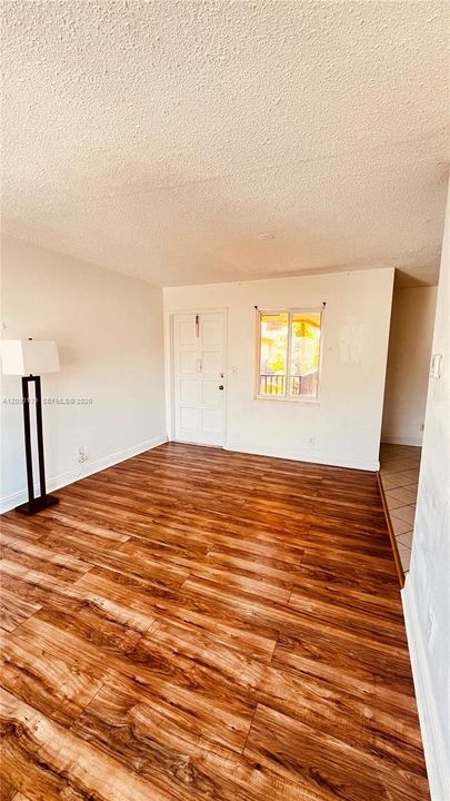 For Sale: $180,000 (1 beds, 1 baths, 540 Square Feet)