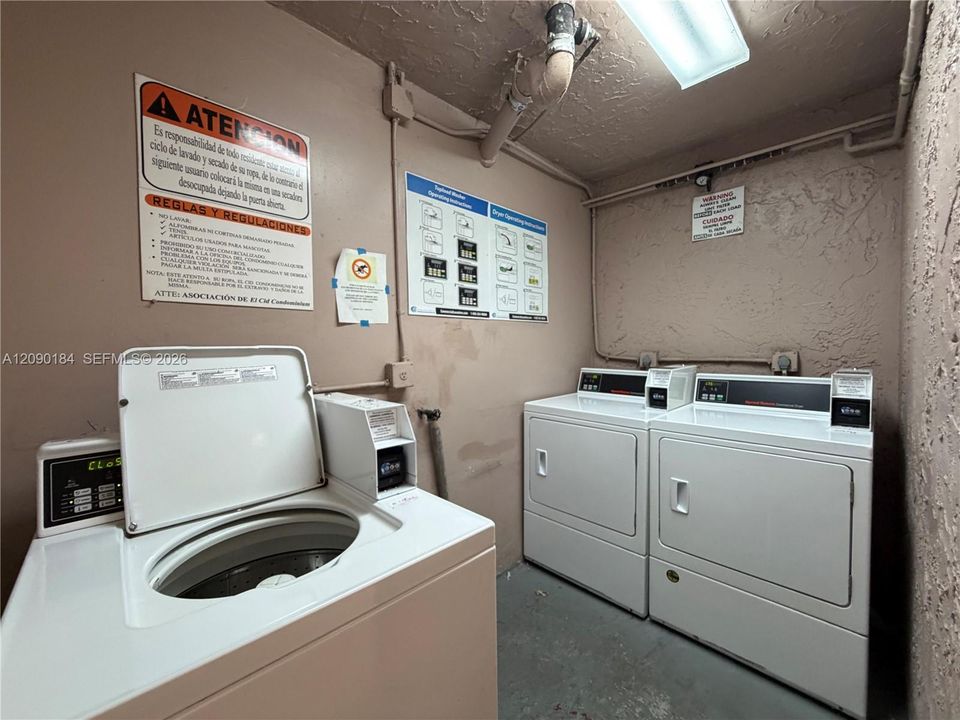 For Sale: $182,000 (1 beds, 1 baths, 756 Square Feet)