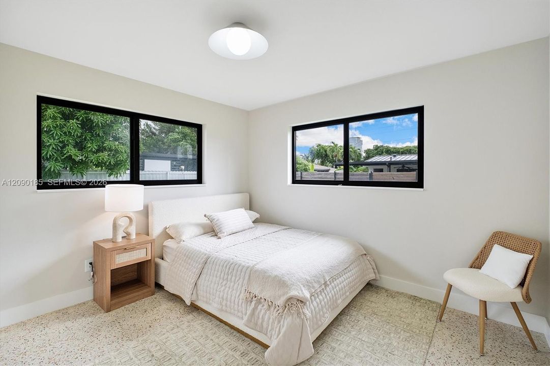 For Sale: $1,030,000 (3 beds, 2 baths, 1375 Square Feet)