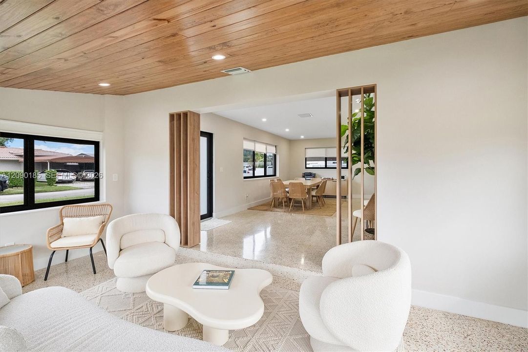 For Sale: $1,030,000 (3 beds, 2 baths, 1375 Square Feet)