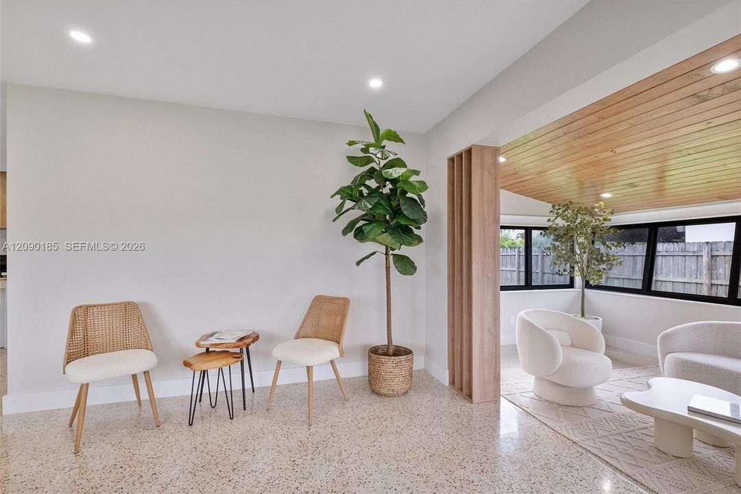 For Sale: $1,030,000 (3 beds, 2 baths, 1375 Square Feet)